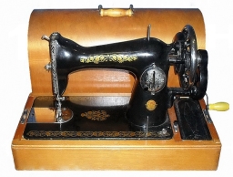 Як користуватися ручною швейною машинкою | vseznayko.com.ua | Корисні  статті та поради від Всезнайки